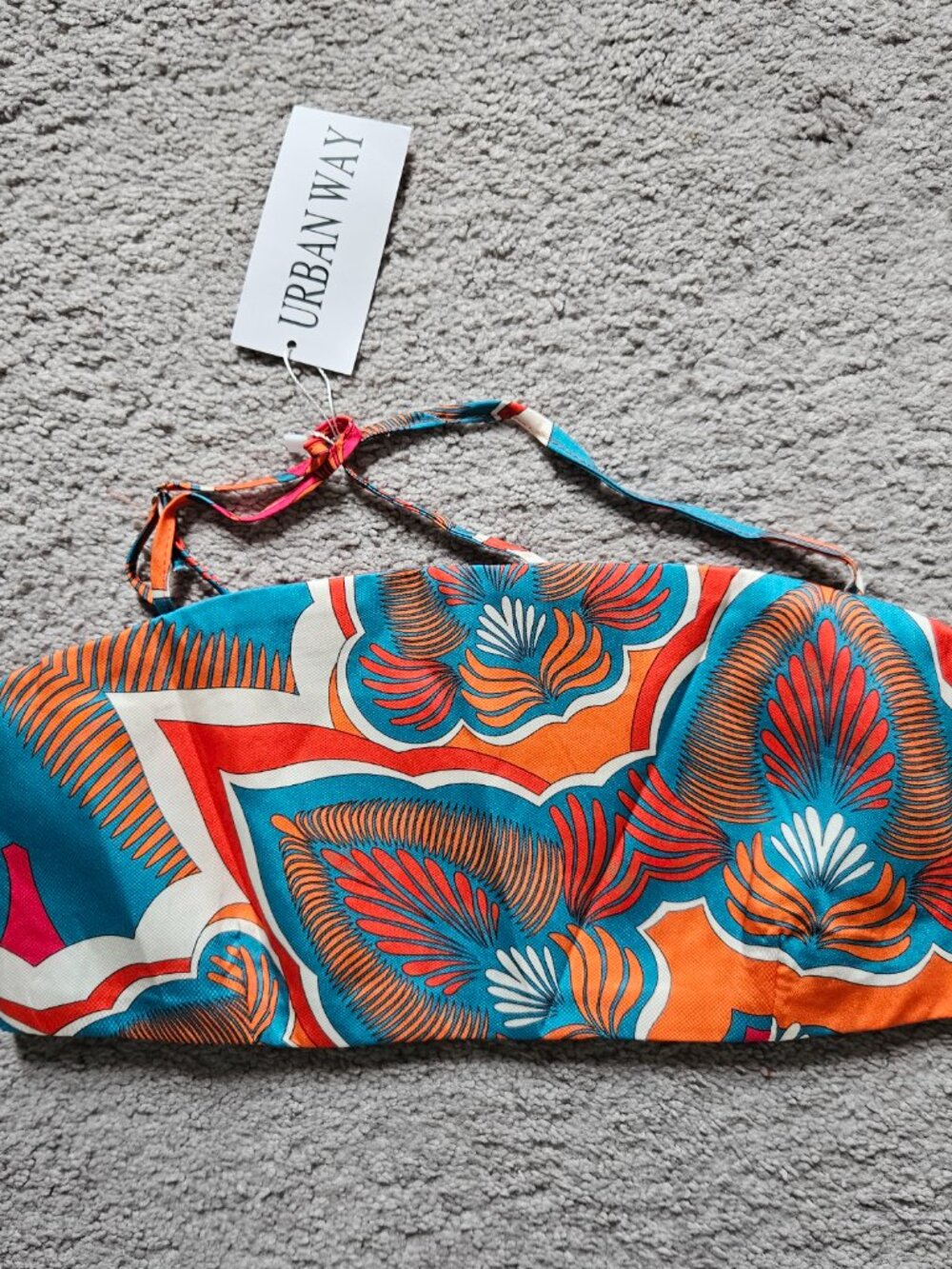 Urban Way Tropical Print Crop Top NWT — Smocked Sides / Criss Cross Back - Picture 2 of 4